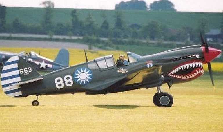 WAR Curtiss P-40 Kittyhawk WP40 aircraft photograph